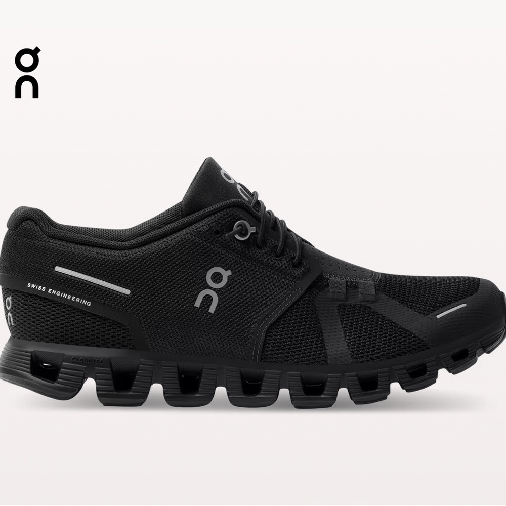 NWT On Running Women’s Cloud 5 Sneakers